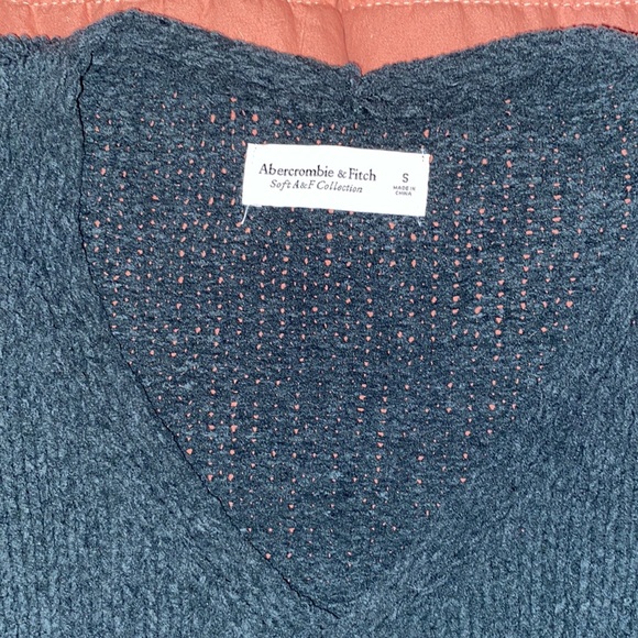 Dark green knit sweater - Picture 4 of 9